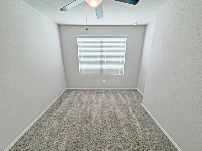Building Photo - 258 Marigold Pl