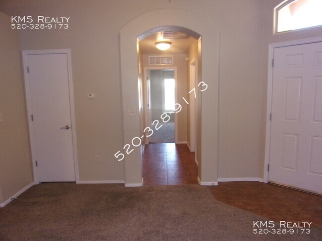 Building Photo - 6027 S Avenida Las Monjas