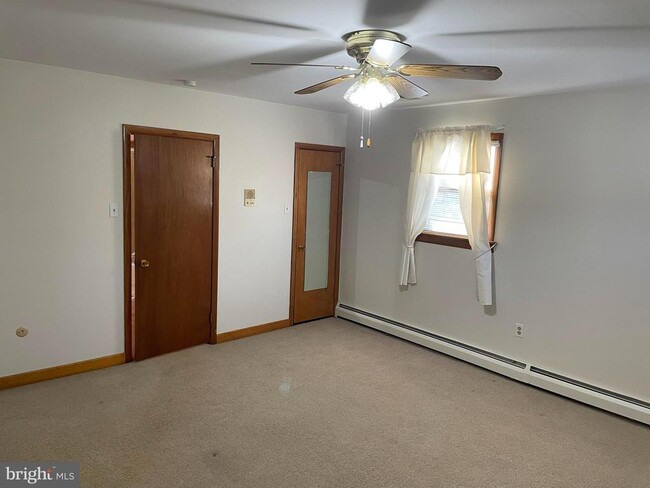 Building Photo - 1306 Hawthorne Ln