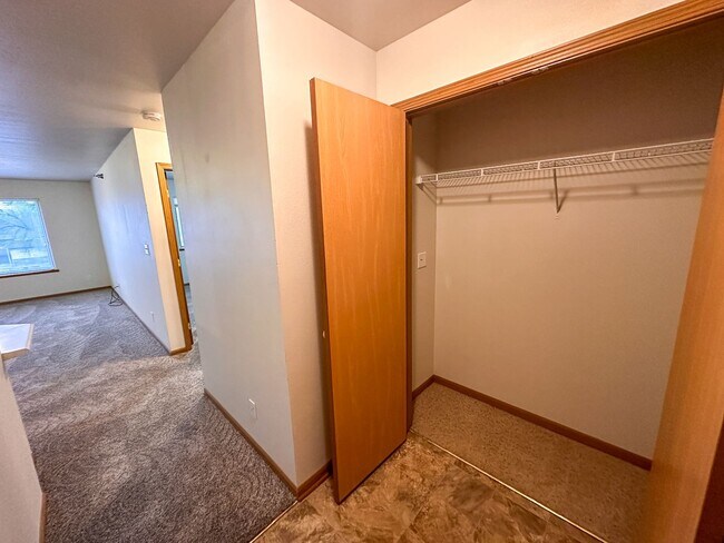 Interior Photo - 1401 N. Dakota