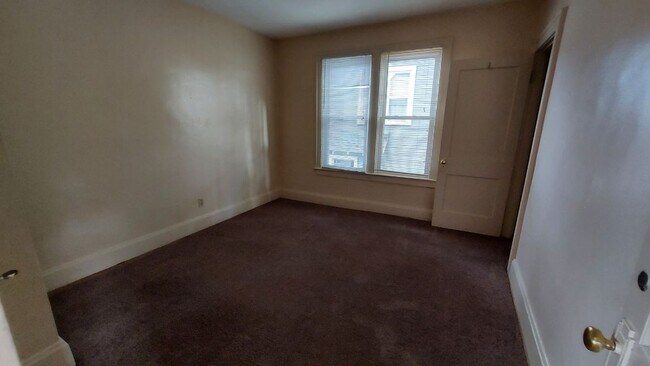 Building Photo - 2390 Neil Ave