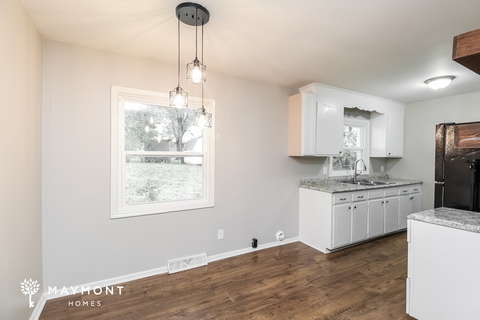 Building Photo - 4309 Dowling Dr