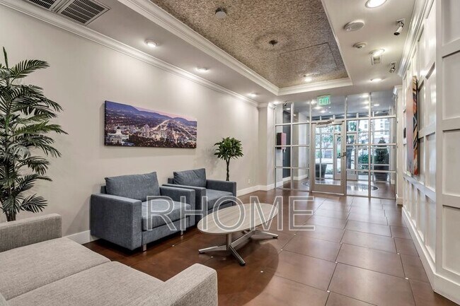 Building Photo - 230 E Broadway