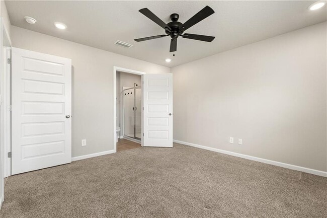 Building Photo - 2613 Windmere Dr E