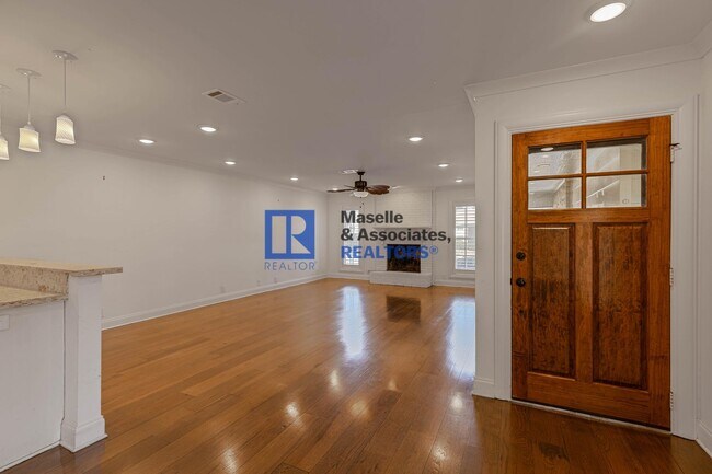 Building Photo - 2 Bed/2 Bath Townhouse in Brandon