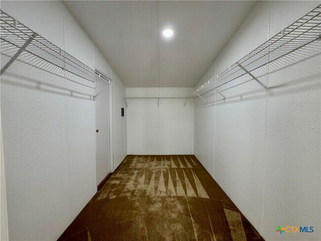 Building Photo - 831 Rolling Block Dr