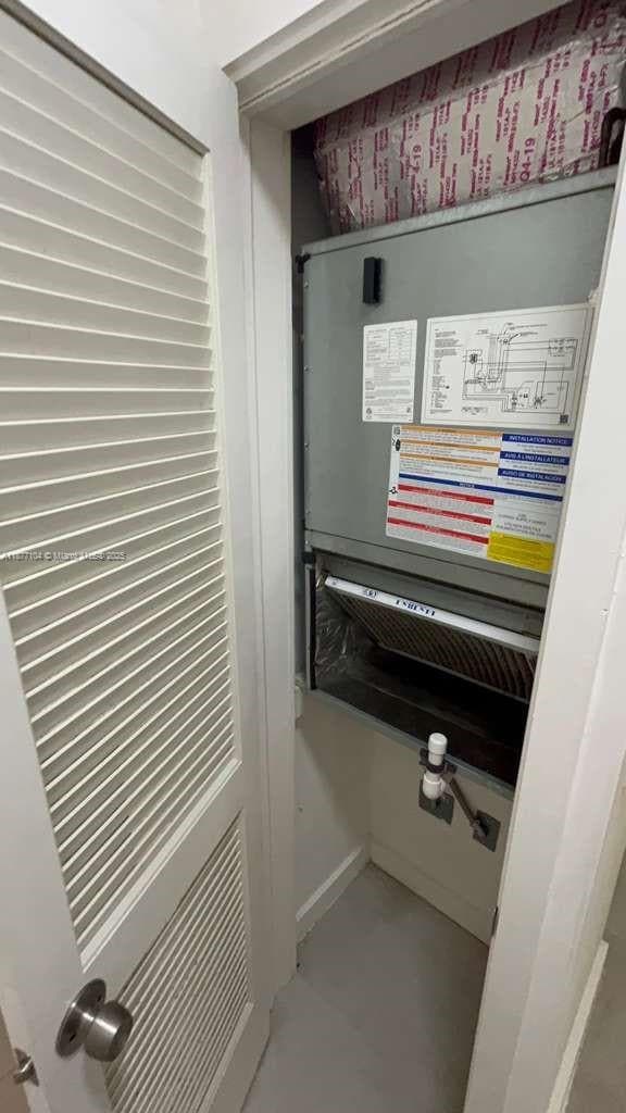 Building Photo - 780 NE 122nd St