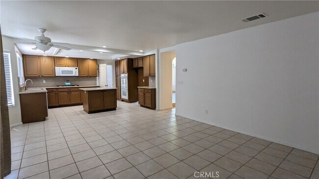 Building Photo - 40342 Corte Campeon