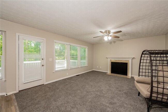 Building Photo - 745 Mountain Oaks Pkwy