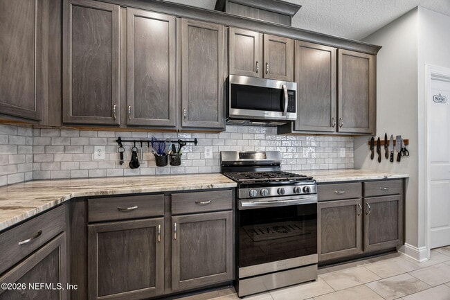 Building Photo - 159 Rose Dew Dr
