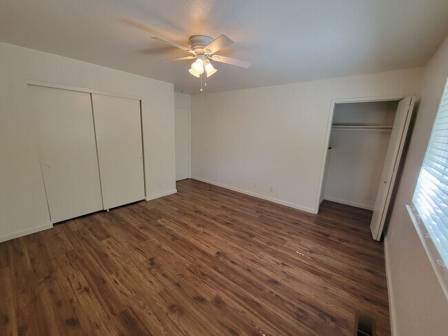 Building Photo - Two Story 3 Bedroom 2 Bath Condo in Chico for Rent!