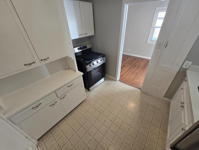 Building Photo - 1218 Bellevue Ave