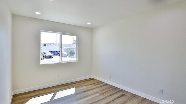 Building Photo - 247 S Date St E