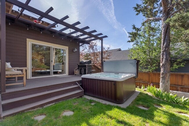 Building Photo - **Spacious 4-Bedroom Craftsman Home on Awb...