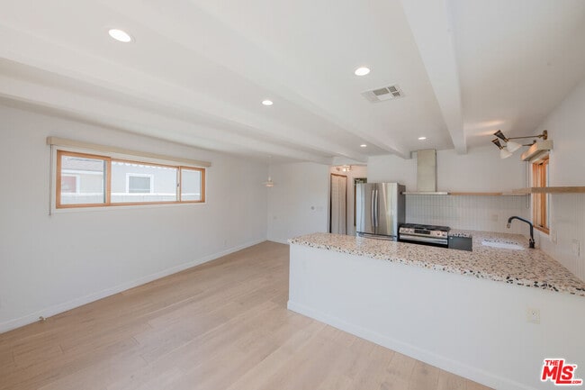 Building Photo - 3111 Glenhurst Ave