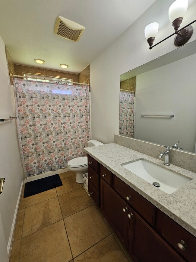 Building Photo - 15-1817-1817 14th Ave