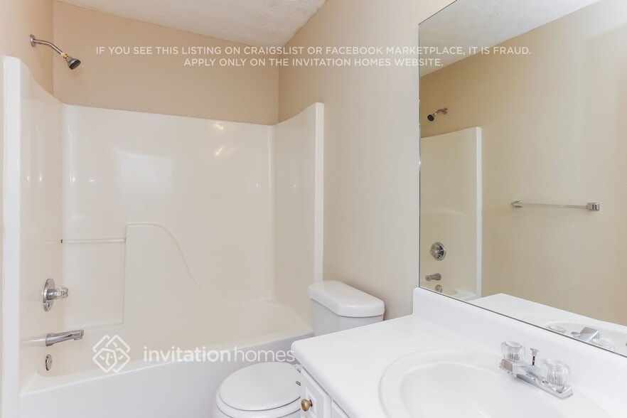 Building Photo - 220 Lake Valley Dr SW