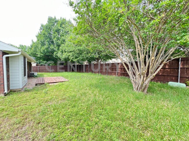 Building Photo - Charming 3/2/2 in Lake Dallas ISD For Rent!