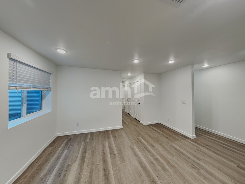 Building Photo - 23583 E 3rd Pl