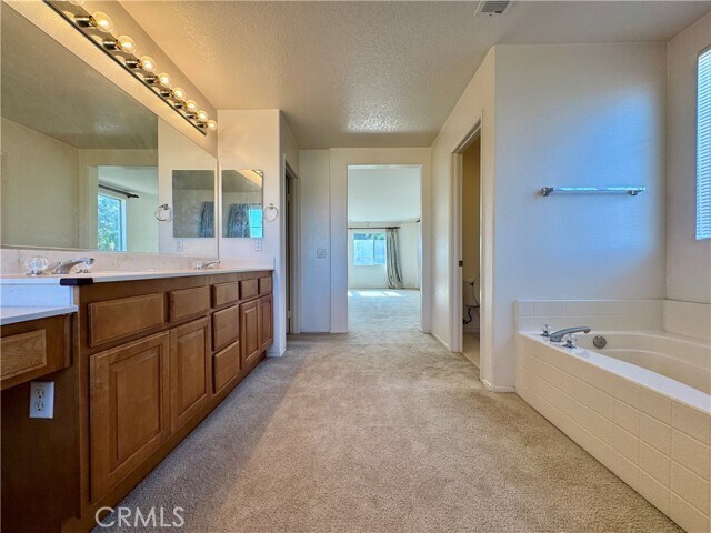 Building Photo - 16612 China Berry Ct