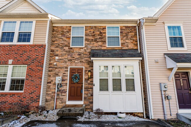 Building Photo - 243 Raven Run