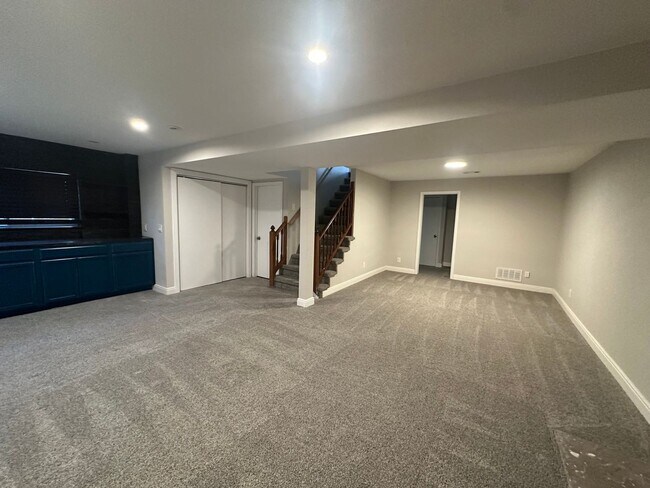 Building Photo - 3 Bed 2 Bath Remodeled Home for Rent!