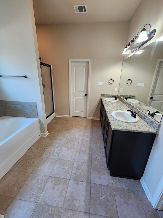 Building Photo - 16529 Gallion Dr