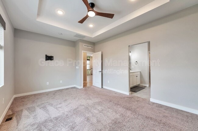 Building Photo - 4751 Ambrose Pl