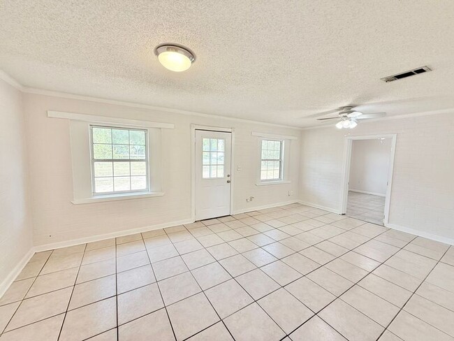 Building Photo - 4716 W Spencer Field Rd