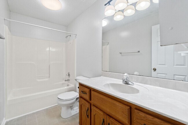 Building Photo - 1435 Amy Ave