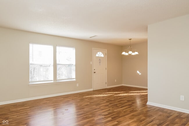 Building Photo - 1290 Freemont Ln