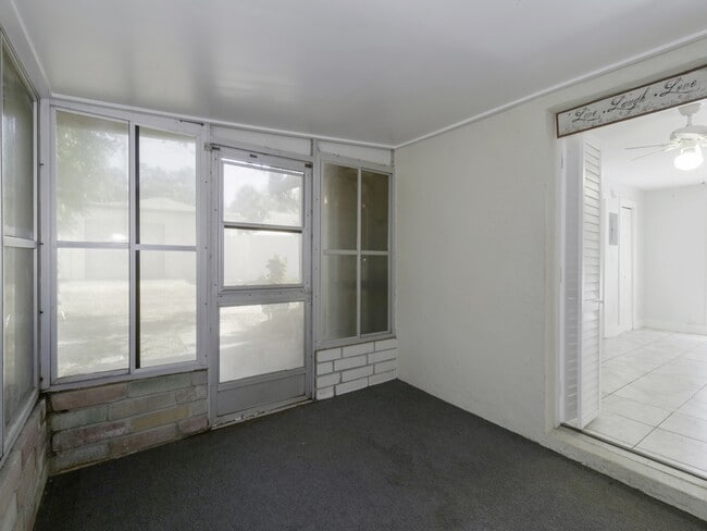 Building Photo - 2808 Clinton St S