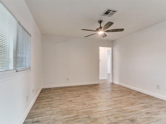 Building Photo - 2808 SW 88th St