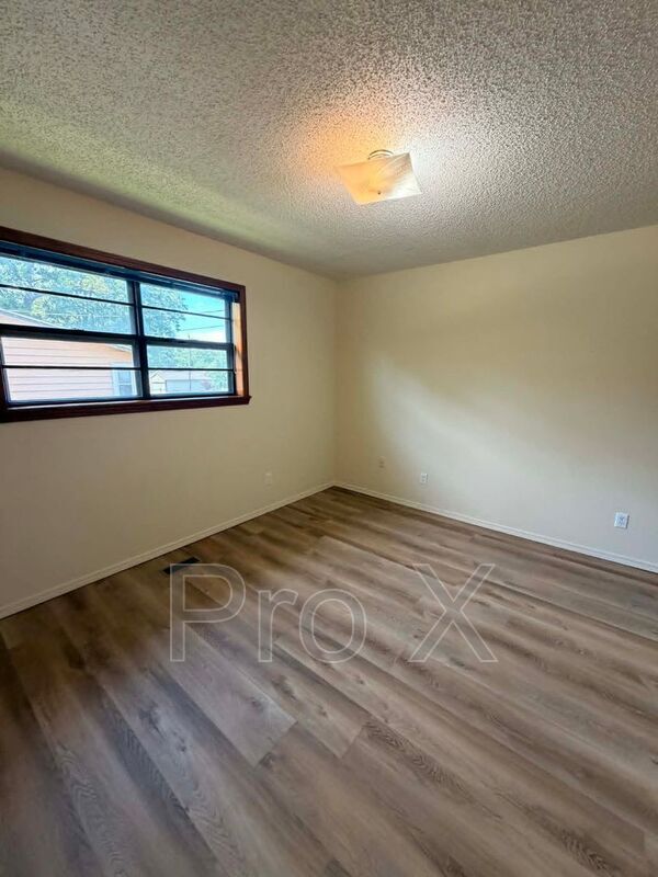 Building Photo - 2630-2632 E 2nd St