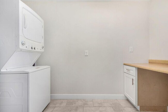 Building Photo - 4316 E Rose Marie Ln