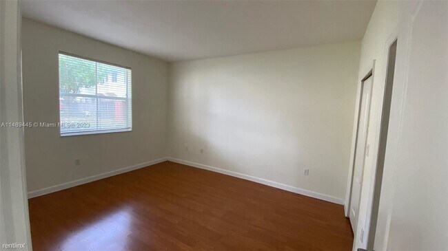 Building Photo - 3 br, 2 bath House - 2735 SE 16th Ave Unit...