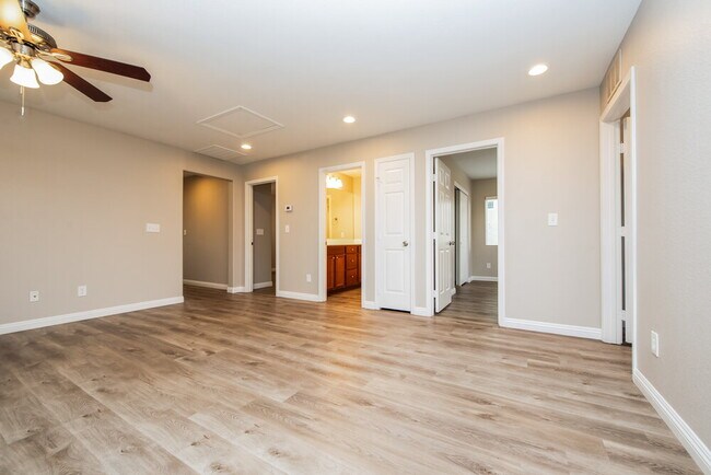 Building Photo - 8032 Carr Valley St