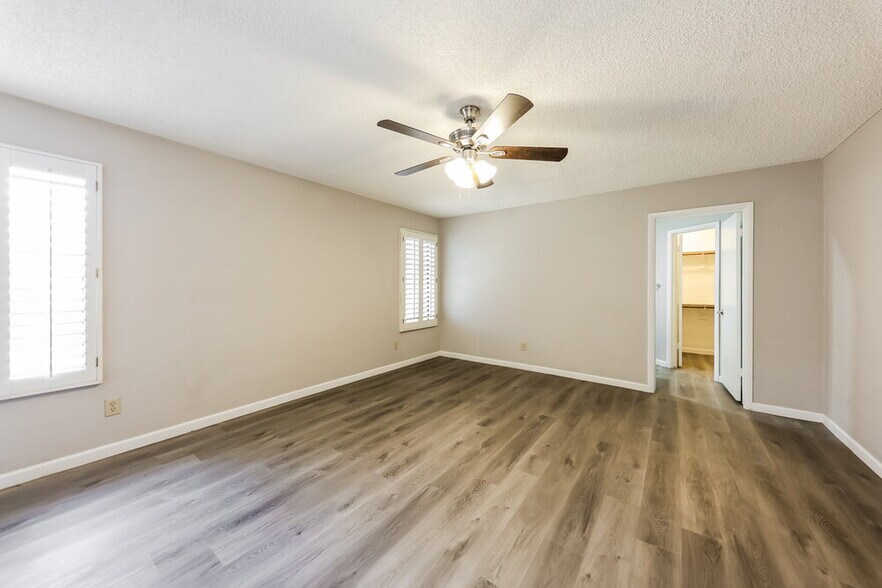 Building Photo - 7127 W Morrow Dr