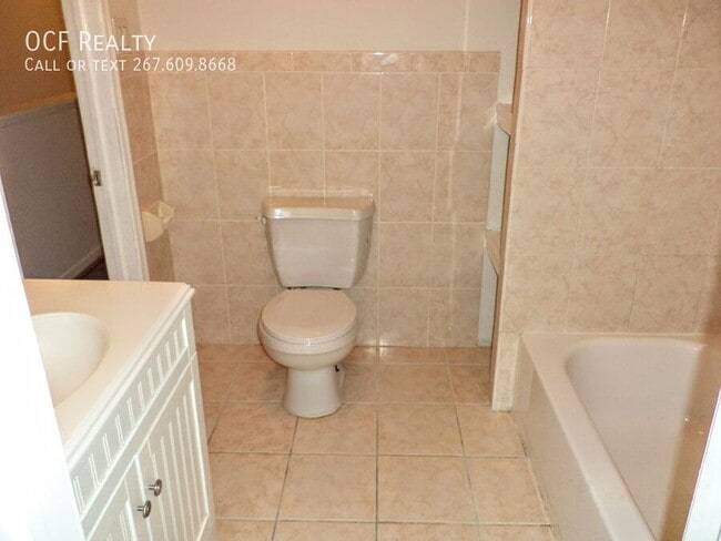 Building Photo - 2312 Moore St