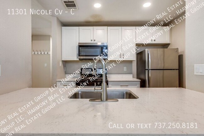 Building Photo - 11301 Nicole Cove