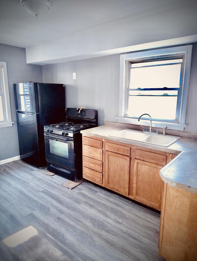 Building Photo - 14337 Parnell Ave