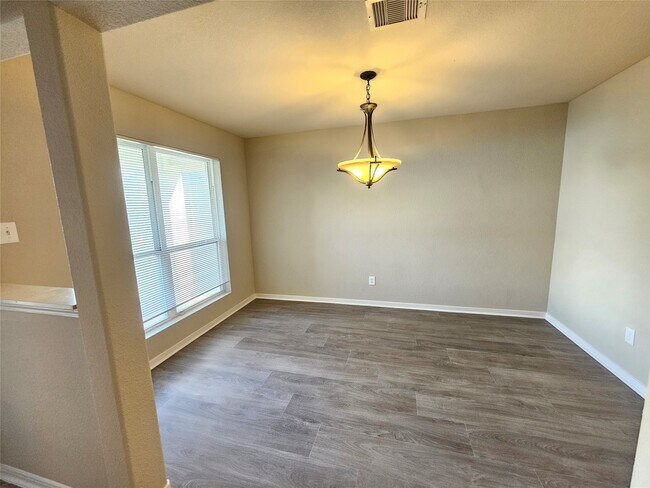 Building Photo - 11015 Walkup Way