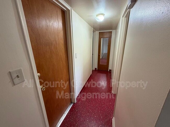 Building Photo - 700 W 1st Ave