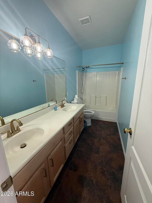 Building Photo - 8136 W Laurel Ln