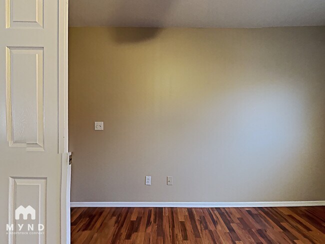 Building Photo - 8128 W Mission Ln