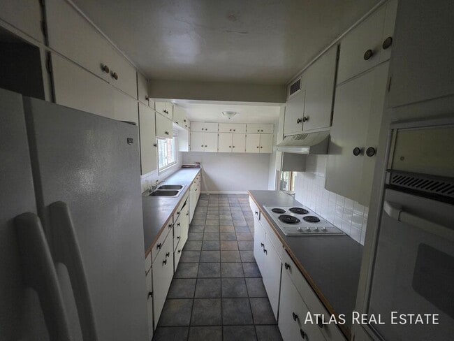 Primary Photo - 2208 N 10th Ave