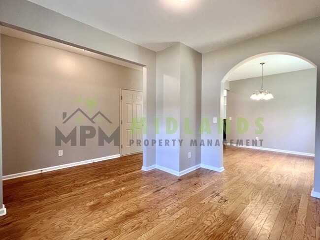 Building Photo - 464 Edenhall Dr