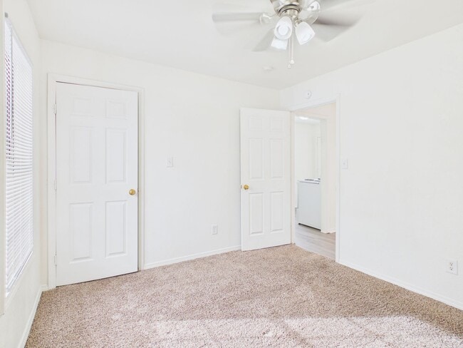 Building Photo - 1209 SW 20th Ave