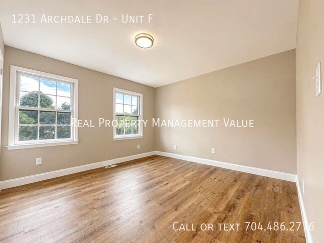 Building Photo - 1231 Archdale Dr