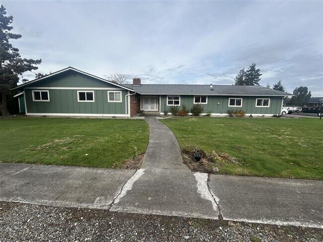 Primary Photo - 209 E 3rd St